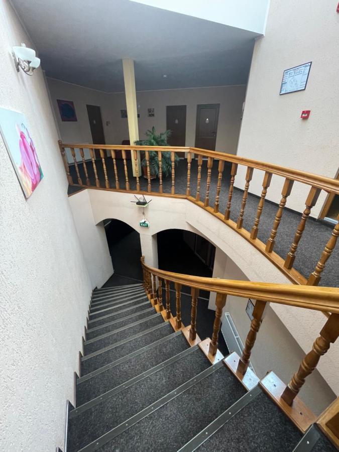 Pension Regal Satu Mare Buitenkant foto