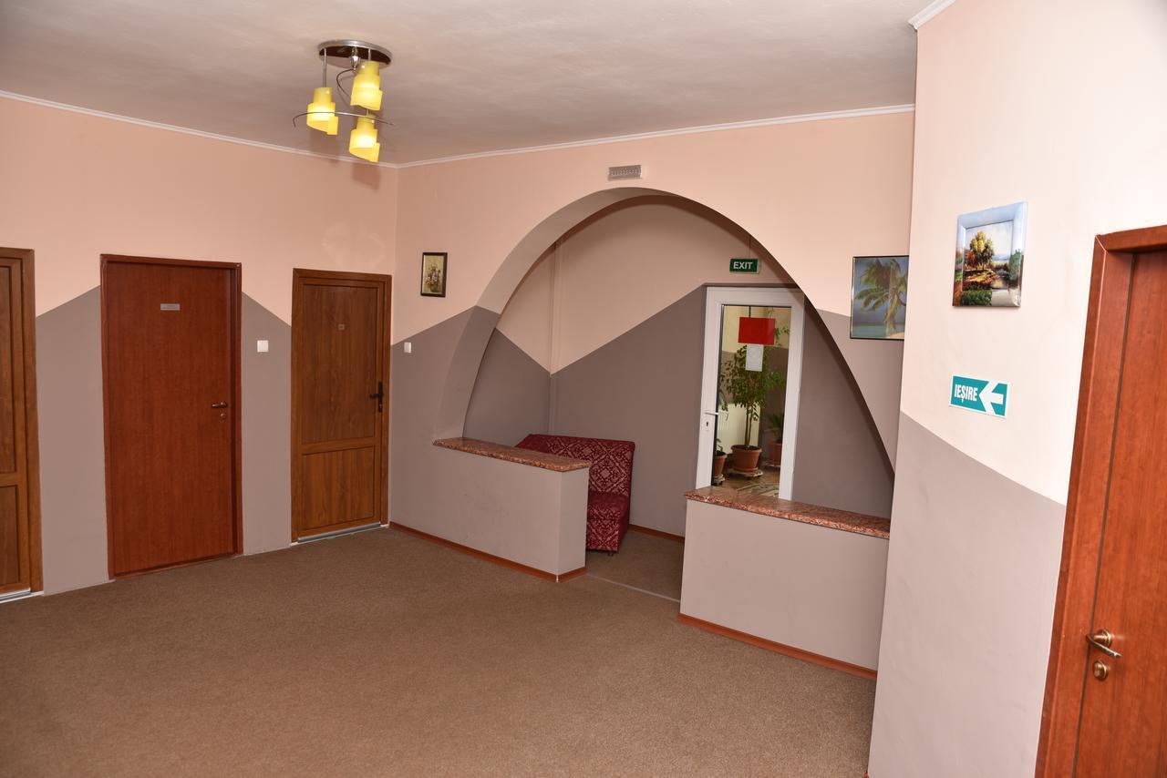 Pension Regal Satu Mare Buitenkant foto
