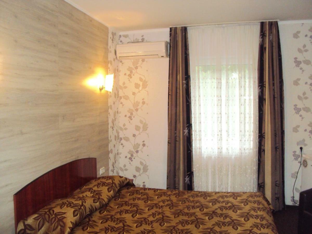Pension Regal Satu Mare Buitenkant foto