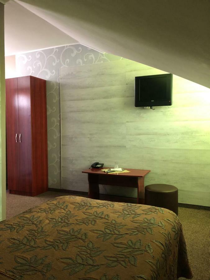 Pension Regal Satu Mare Buitenkant foto